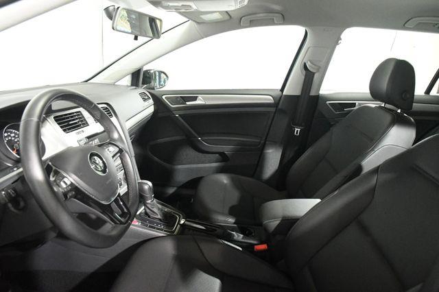 2015 Volkswagen Golf SportWagen TDI S photo