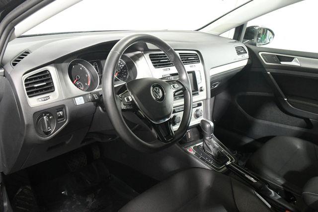 2015 Volkswagen Golf SportWagen TDI S photo