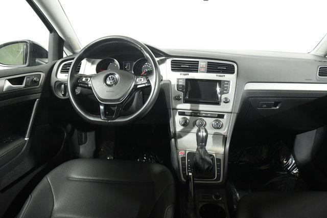 2015 Volkswagen Golf SportWagen TDI S photo