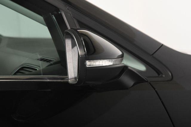 2015 Volkswagen Golf SportWagen TDI S photo