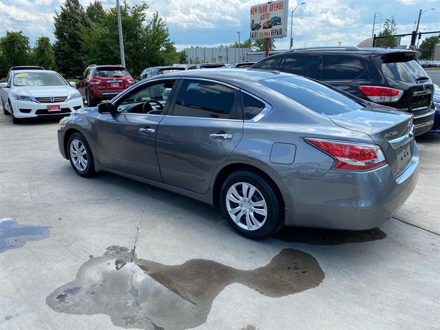 2015 Nissan Altima 2.5 S 4dr Sedan photo