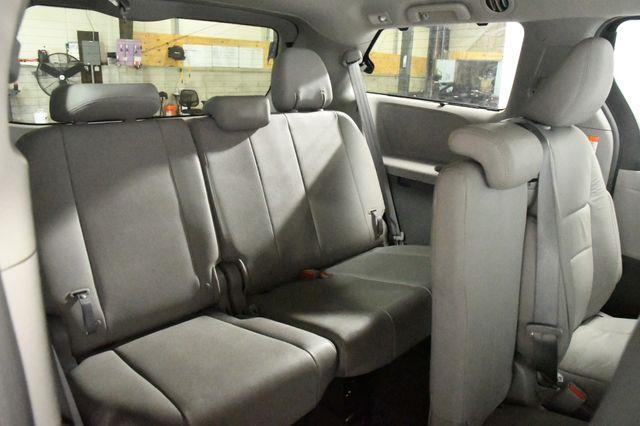 2017 Toyota Sienna XLE Premium photo