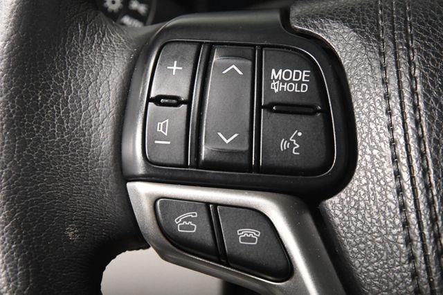 2017 Toyota Sienna XLE Premium photo
