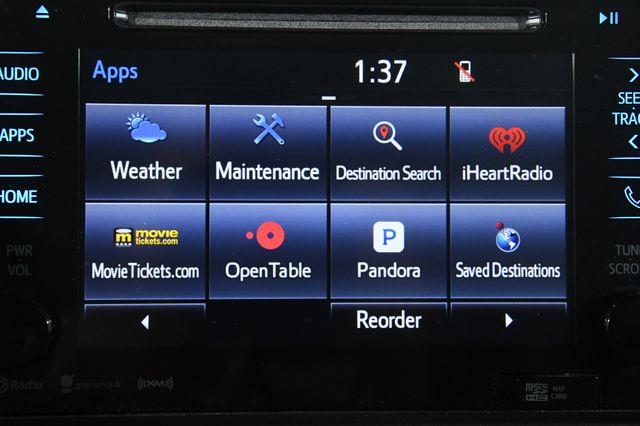 2017 Toyota Sienna XLE Premium photo