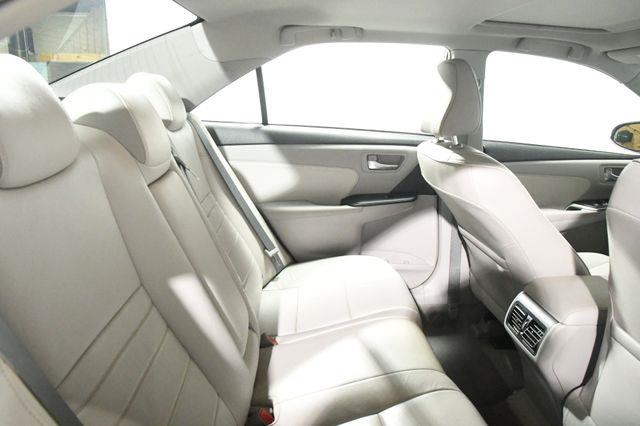 2016 Toyota Camry XLE photo