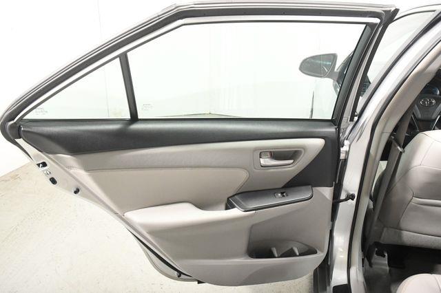 2016 Toyota Camry XLE photo