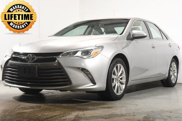 The 2016 Toyota Camry XLE photos