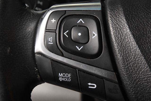 2016 Toyota Camry XLE photo