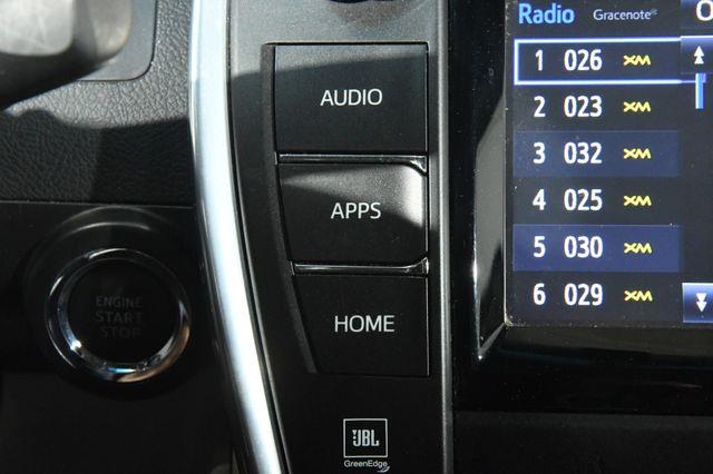 2016 Toyota Camry XLE photo