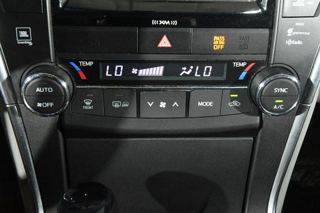 2016 Toyota Camry XLE photo