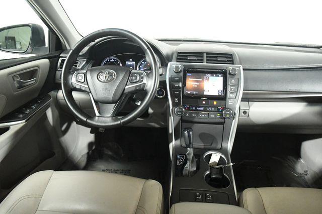 2016 Toyota Camry XLE photo