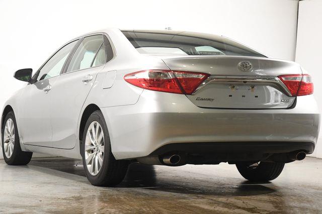 2016 Toyota Camry XLE photo