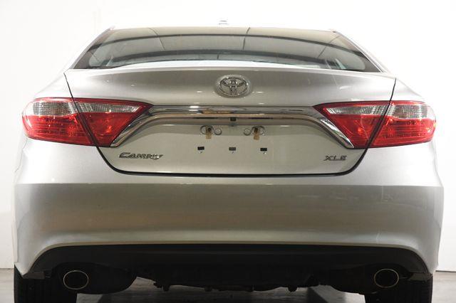 2016 Toyota Camry XLE photo