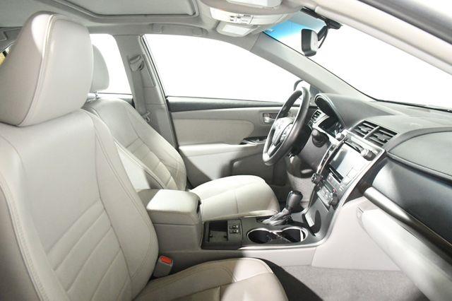2016 Toyota Camry XLE photo