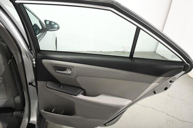 2016 Toyota Camry XLE photo