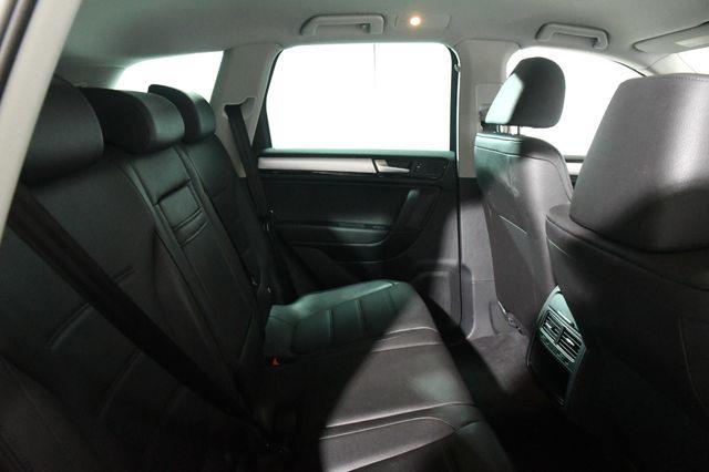 2012 Volkswagen Touareg TDI Sport photo