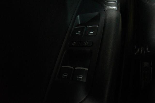 2012 Volkswagen Touareg TDI Sport photo