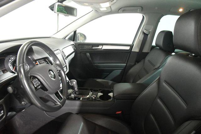 2012 Volkswagen Touareg TDI Sport photo