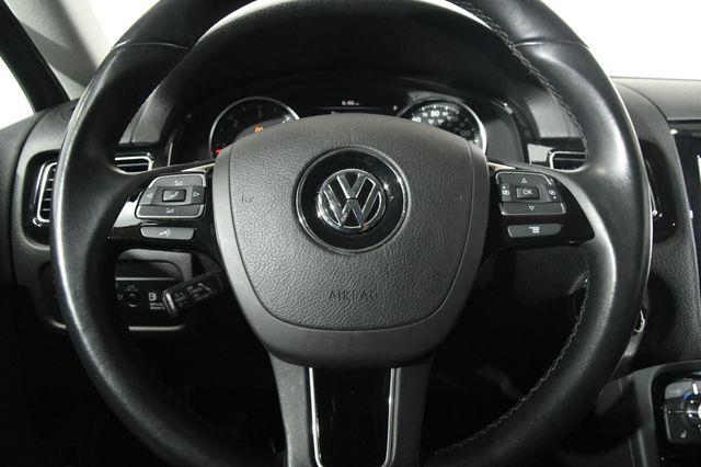 2012 Volkswagen Touareg TDI Sport photo