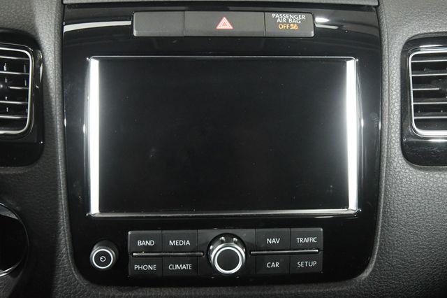 2012 Volkswagen Touareg TDI Sport photo