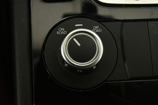 2012 Volkswagen Touareg TDI Sport photo