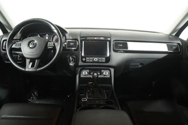 2012 Volkswagen Touareg TDI Sport photo