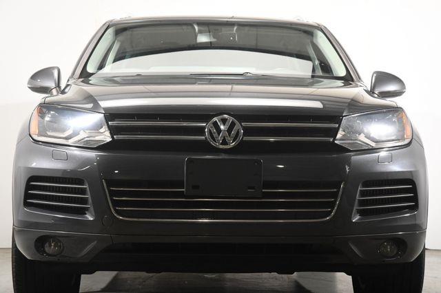 2012 Volkswagen Touareg TDI Sport photo