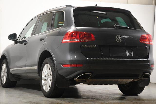 2012 Volkswagen Touareg TDI Sport photo