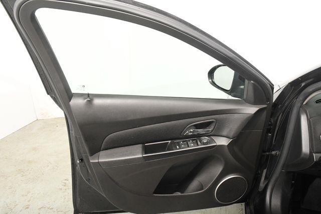 2011 Chevrolet Cruze LT photo