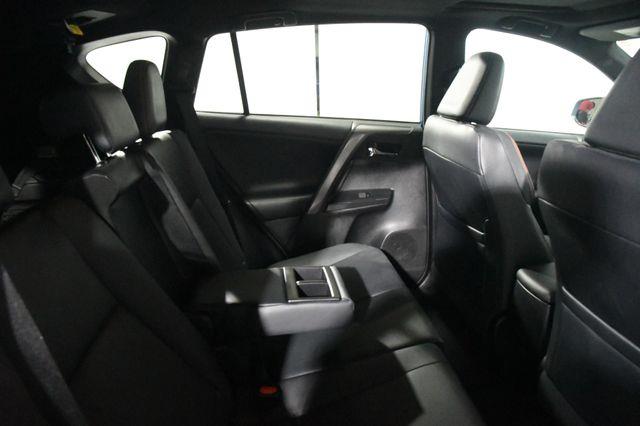 2017 Toyota RAV4 SE w/ Blind Spot/ Safety Tech photo