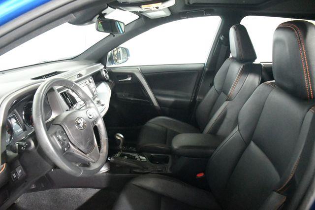 2017 Toyota RAV4 SE w/ Blind Spot/ Safety Tech photo