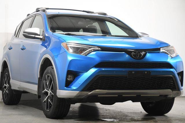 2017 Toyota RAV4 SE w/ Blind Spot/ Safety Tech photo