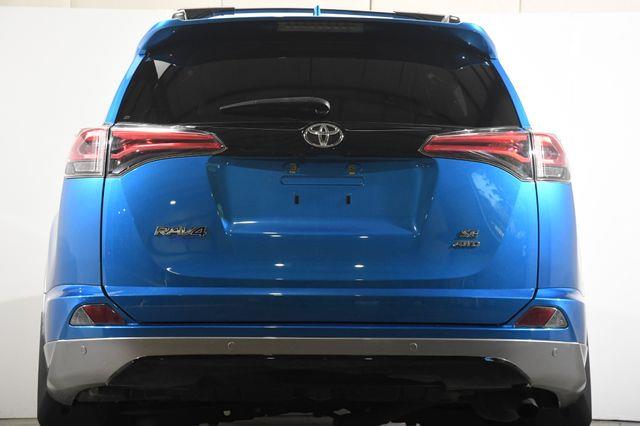 2017 Toyota RAV4 SE w/ Blind Spot/ Safety Tech photo