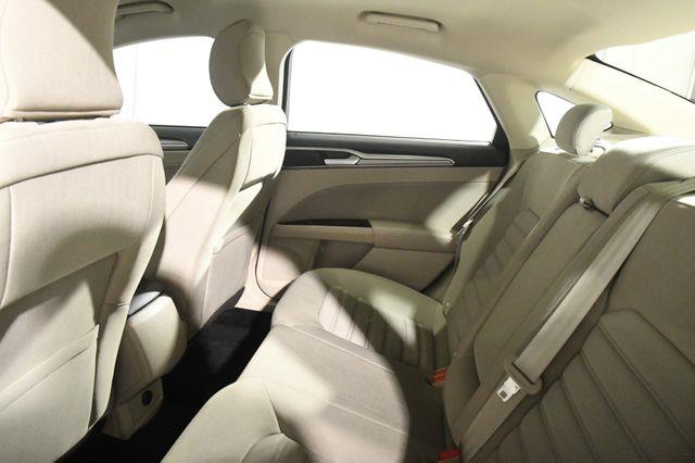 2017 Ford Fusion SE photo