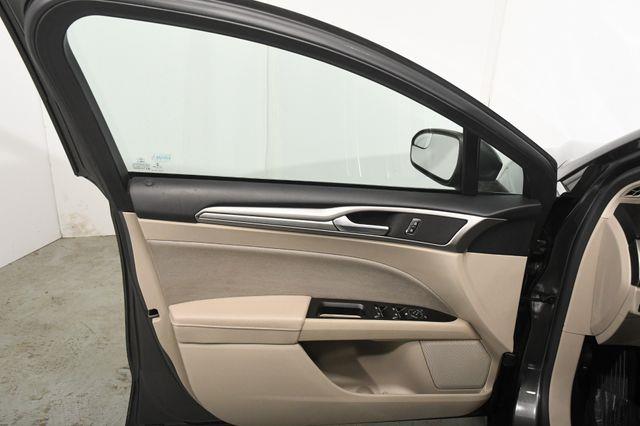 2017 Ford Fusion SE photo