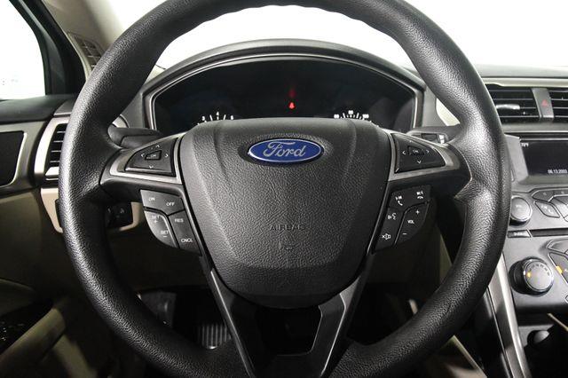2017 Ford Fusion SE photo