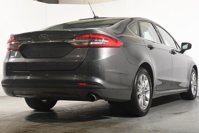 2017 Ford Fusion SE photo