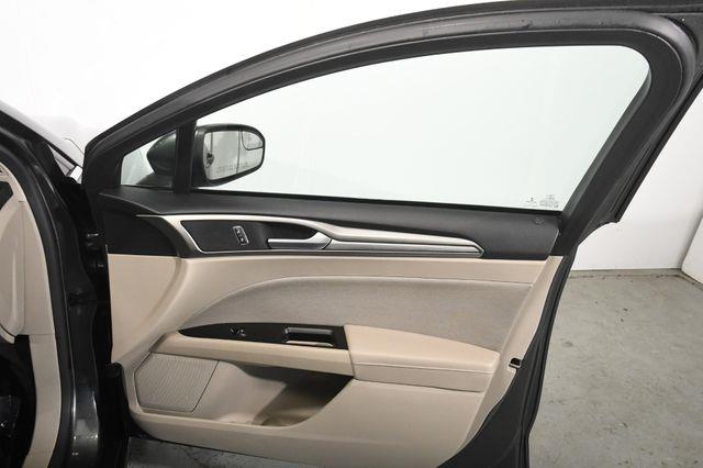 2017 Ford Fusion SE photo