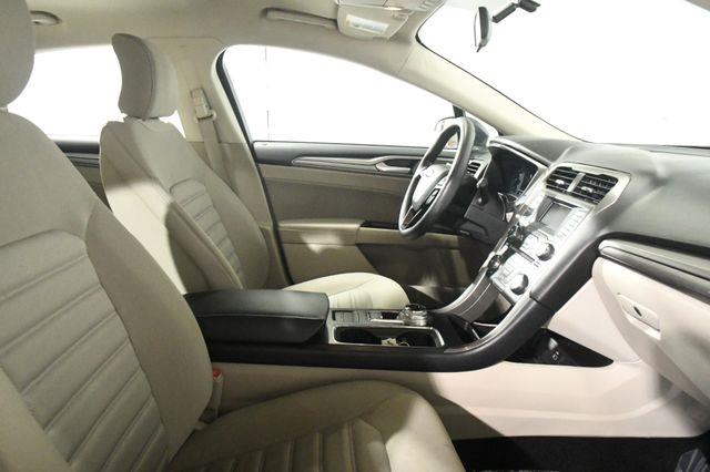 2017 Ford Fusion SE photo