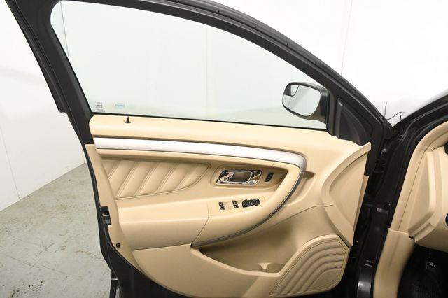2016 Ford Taurus SEL photo