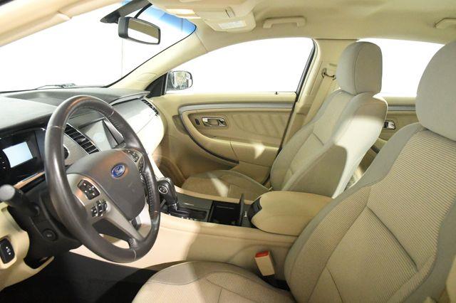 2016 Ford Taurus SEL photo