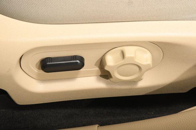 2016 Ford Taurus SEL photo