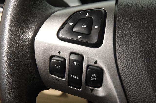 2016 Ford Taurus SEL photo