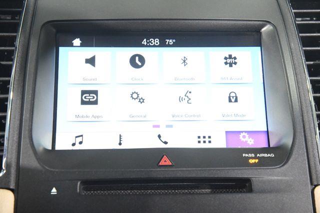 2016 Ford Taurus SEL photo