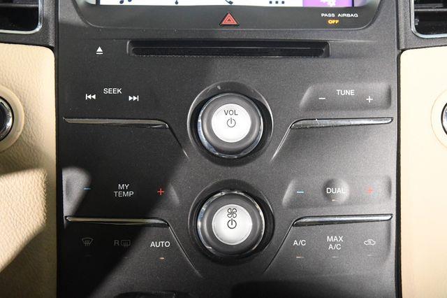 2016 Ford Taurus SEL photo
