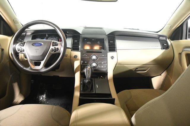 2016 Ford Taurus SEL photo