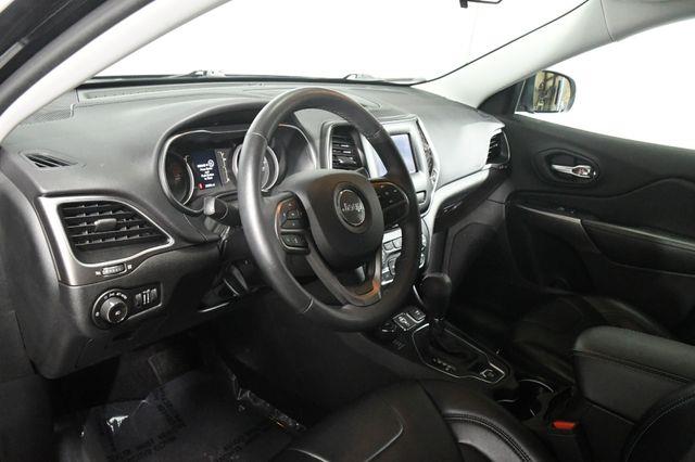 2019 Jeep Cherokee Latitude Plus w/ Safety Tech photo