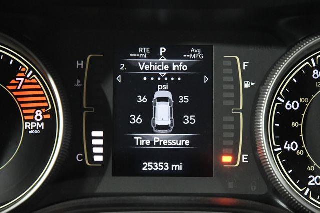 2019 Jeep Cherokee Latitude Plus w/ Safety Tech photo