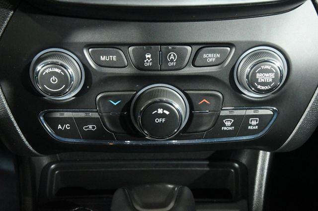 2019 Jeep Cherokee Latitude Plus w/ Safety Tech photo