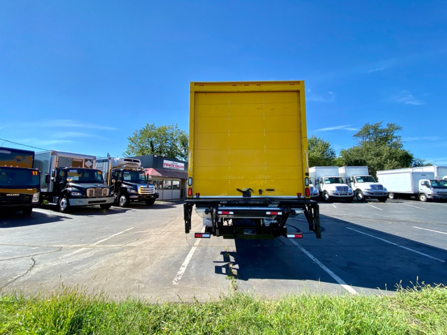 2015 Freightliner M2 106 26 BOX TRUCK photo
